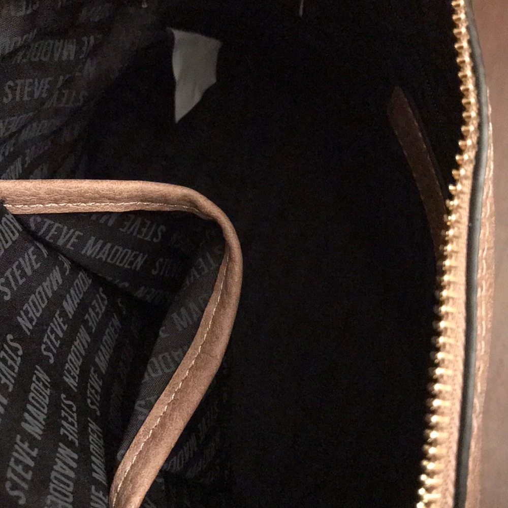 Steve Madden Dome Crossbody Bag - Picture 4 of 5